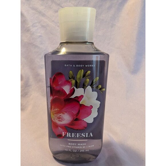 Bath & Body Works Freesia Body Wash With Pro-Vitamin B5 & Aloe 10 Fl Oz / 295 mL - Picture 1 of 2